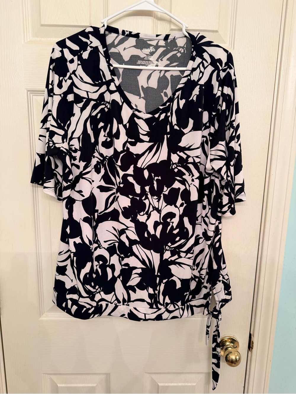 East 5th Black and White Floral V-Neck Tie-Hem Top